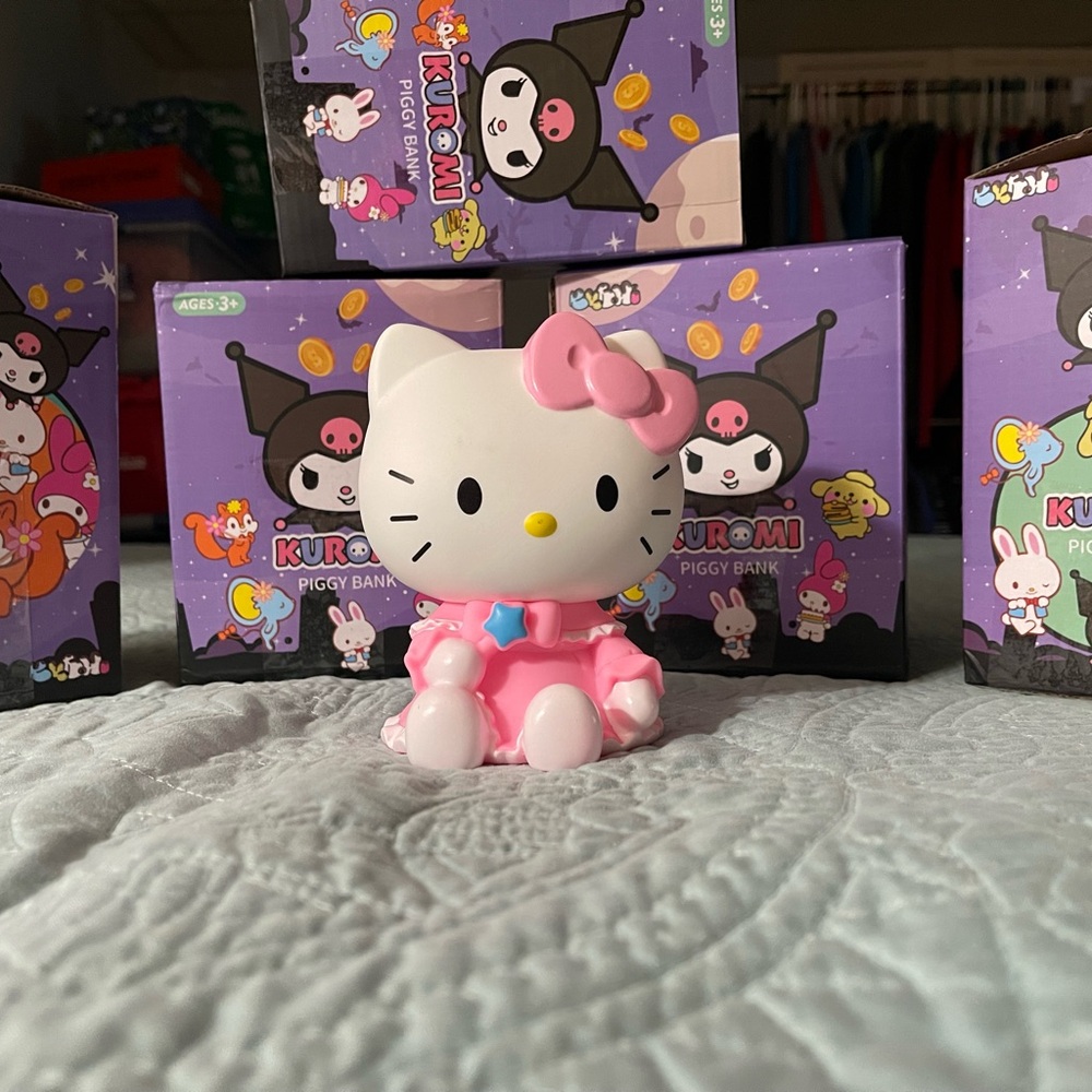 NWOT Hello Kitty Pink and White Piggy Bank